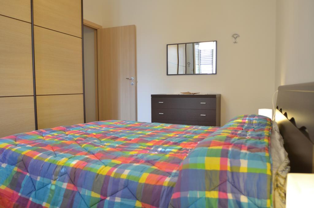 La Perla Del Magra Holidays House Monte Marcello Luaran gambar